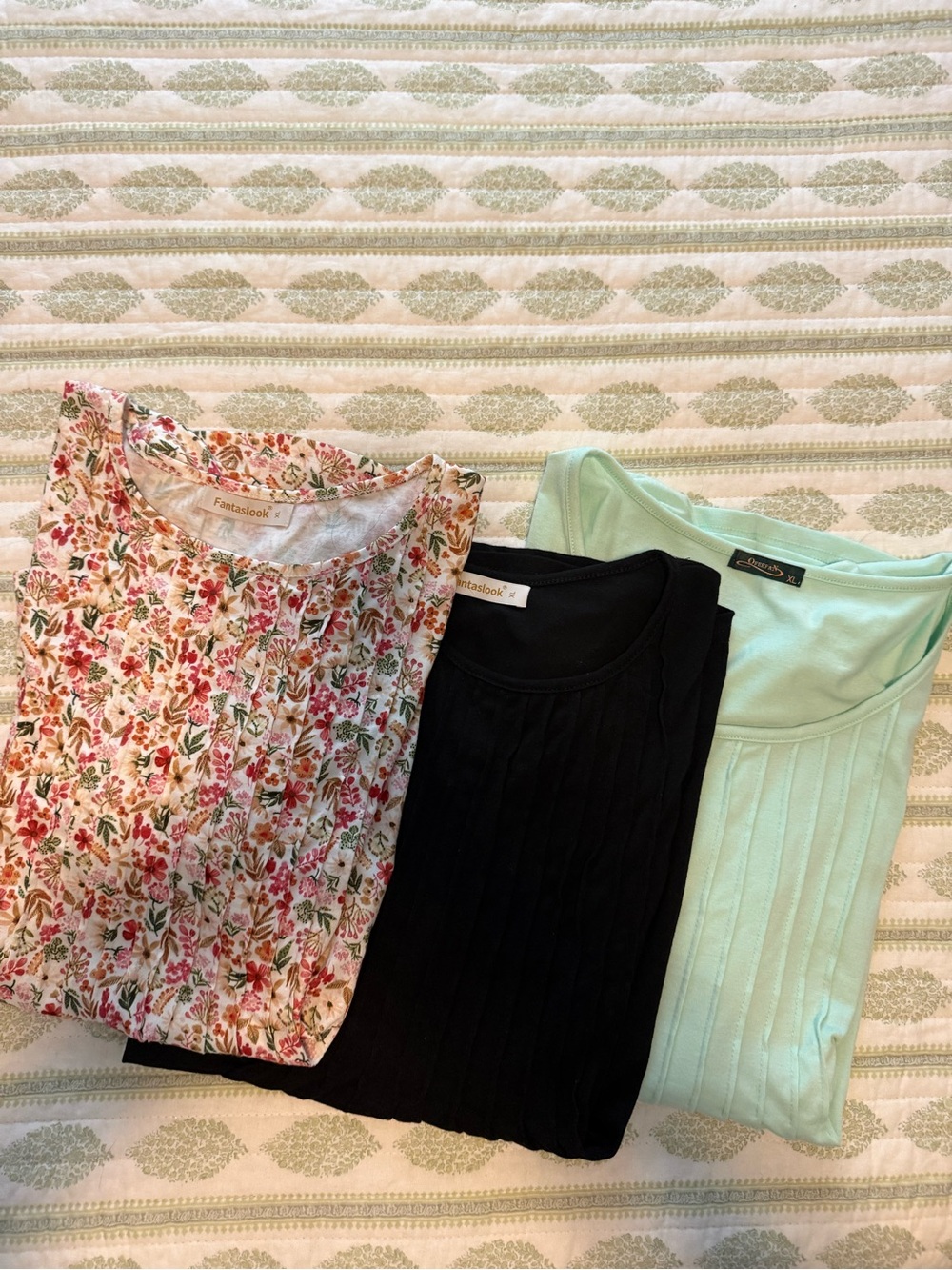 Fantaskok Floral Pintuck Blouse set of three- Floral, Black, and mint green.
